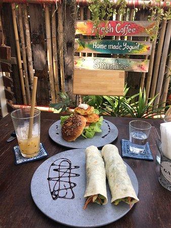 Galapagos Cozy Cafe And Bistro